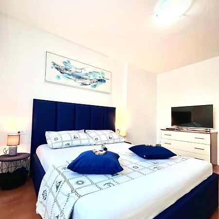 Luana Lux Apartment Pula Exterior photo